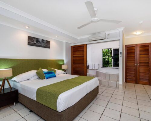 palm-cove-accommodation-spa-suite-unit-36 (1)