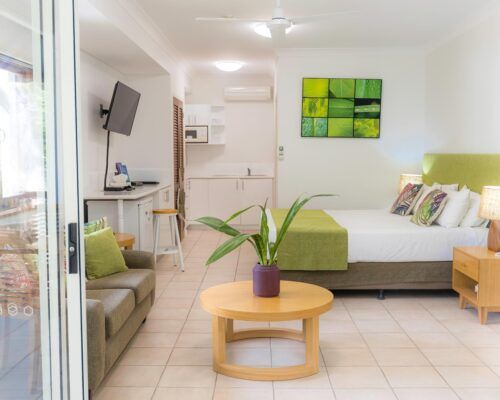 palm-cove-accommodation-studio-apartment-unit-21 (1)