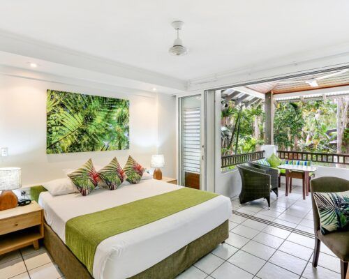 palm-cove-accommodation-superior-spa-suite (13)