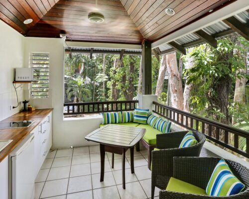 palm-cove-accommodation-superior-spa-suite-28 (5)