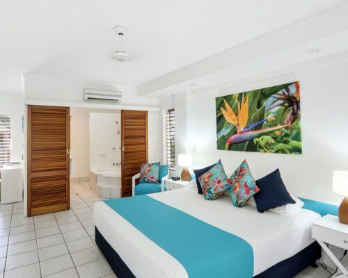 palm-cove-accommodation-superior-spa-suite-30 (6)