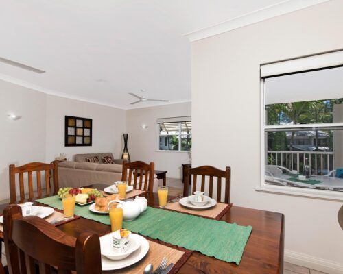 palm-cove-accommodation-town-house-(17)