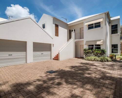 palm-cove-accommodation-town-house-(19)