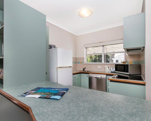 palm-cove-accommodation-town-house-(20)