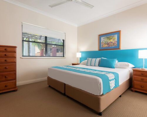 palm-cove-accommodation-town-house-(6)